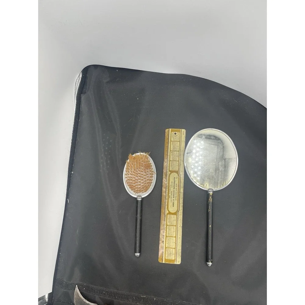 VNTG Handheld Mirror And Brush With‎ Wood Handles